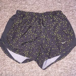 NIKE RUNNING SHORTS💚✔️